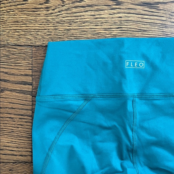 Fleo Teal Leggings small - Picture 2 of 3